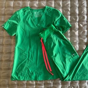 Figs scrub set- Freex in safety green size XS